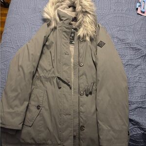 Hollister Women's Gray Puffer Coat with Faux Fur Hood